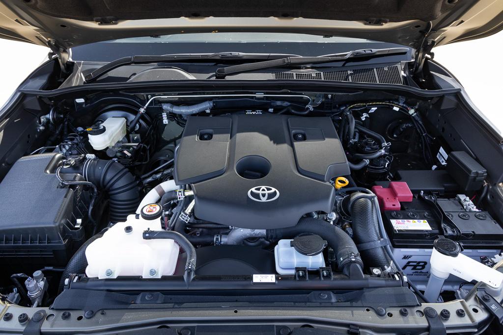 Toyota Hilux Rouge engine