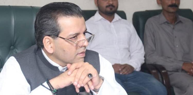 Education minister asks private school owners to reduce fees by 20%