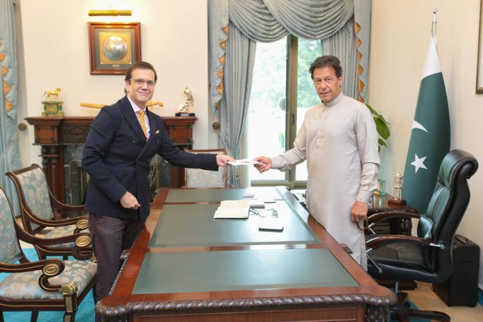 pm-kasuri-family