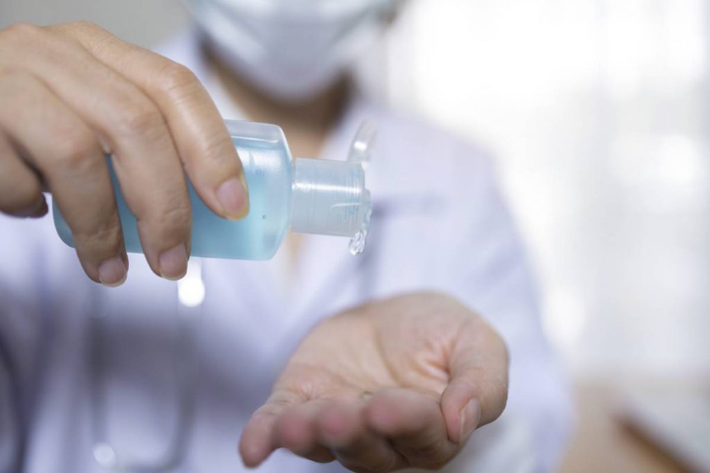 Pakistan hit the single-day record with 905 fresh COVID-19 cases