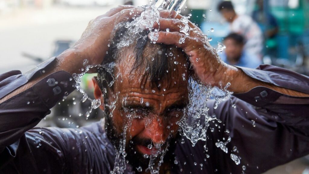 Heatwave Warning: PMD Forecasts Sweltering Weather for Major Regions in Pakistan