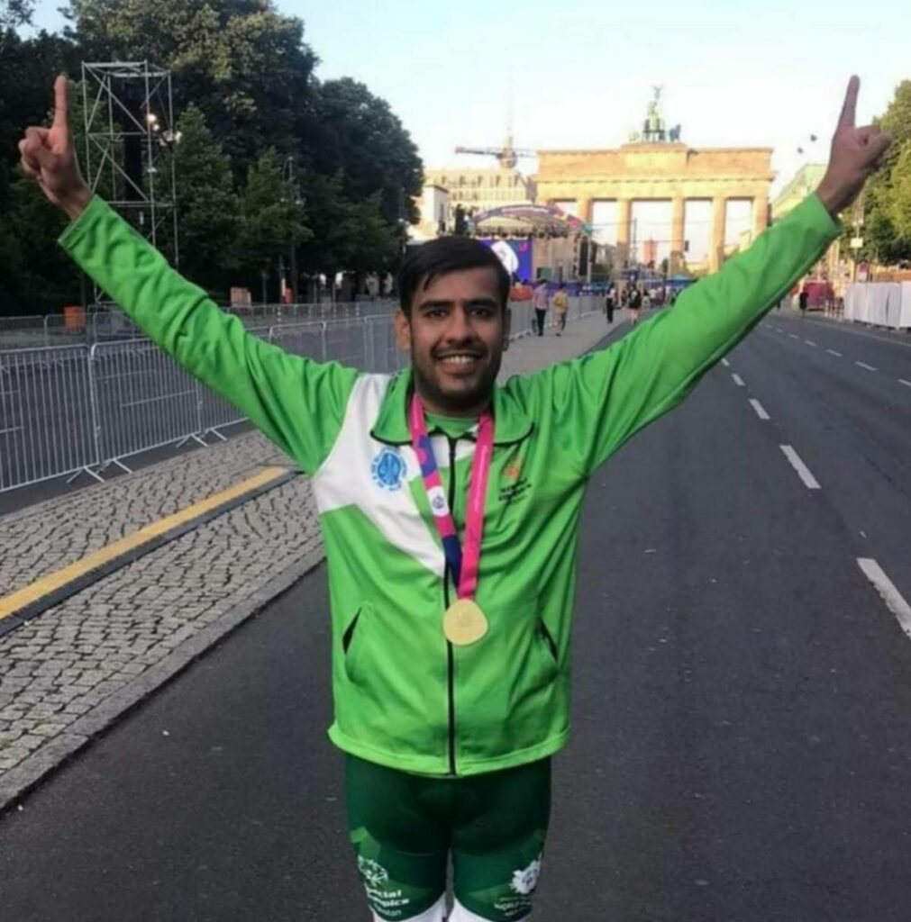 Pakistan Safeer Raja Pakistan's Safeer Abid wins gold medal in cycling