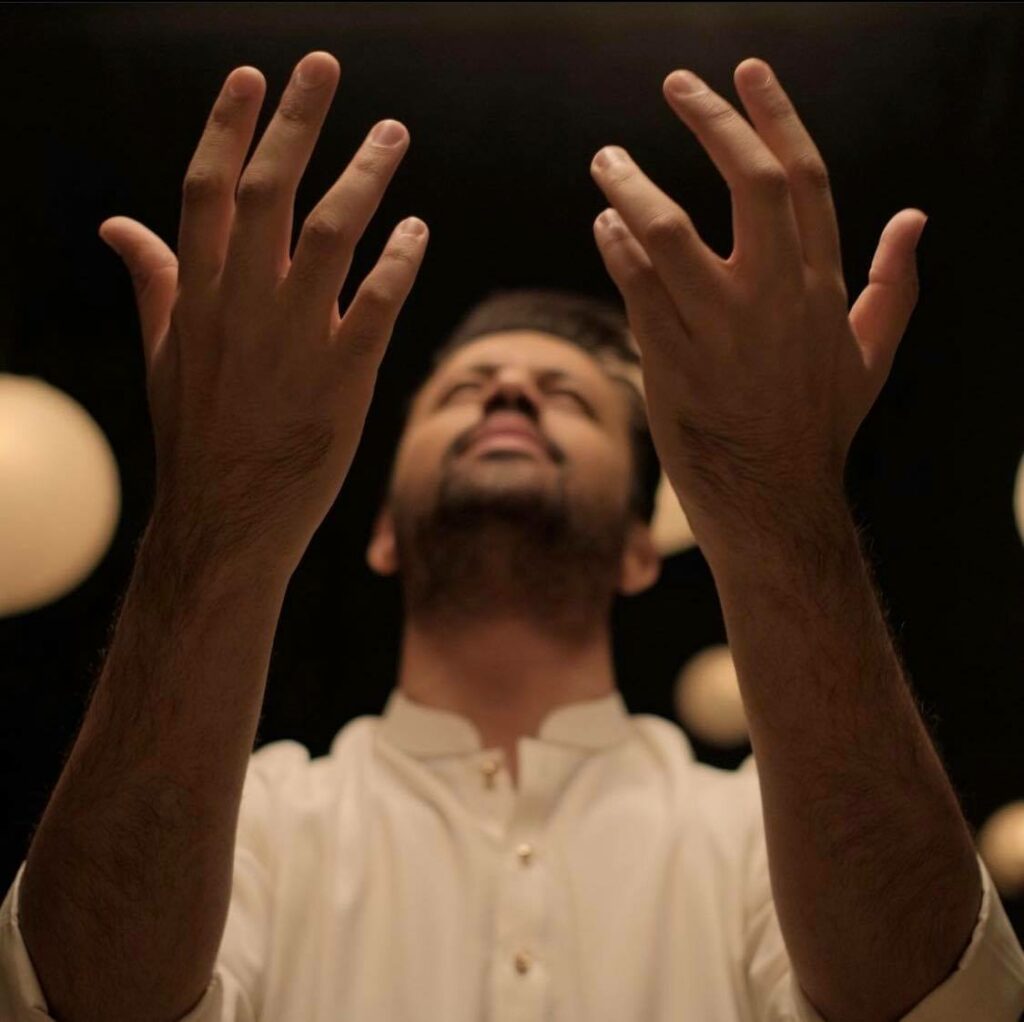 Atif Aslam Recites Azan in Beautiful Voice, Video Goes Viral