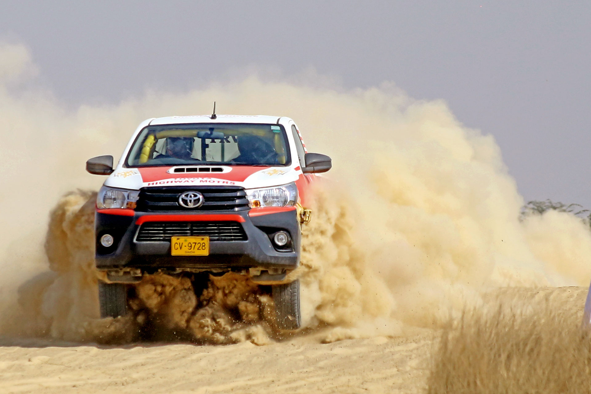 Gwadar Off-Road Jeep Rally Kicks Off, Drawing 20 Skilled Racers