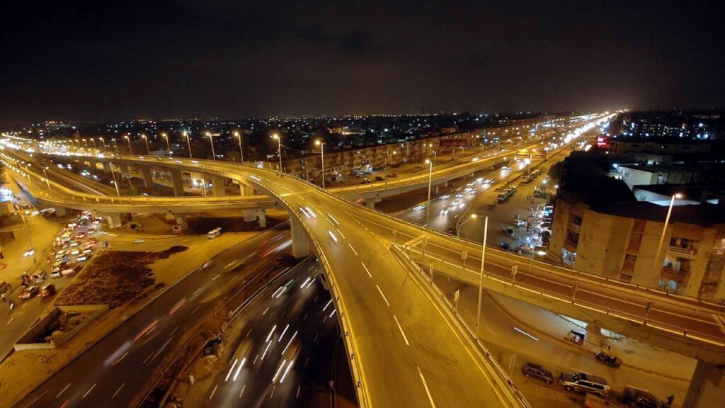 Karachi Roads to be Illuminated with Solar-Powered Streetlights