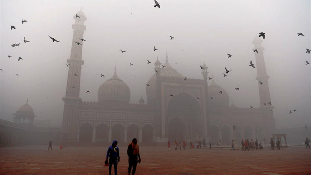 Lahore Battles Smog with Artificial Rain, Early Market Closures, and School Holidays