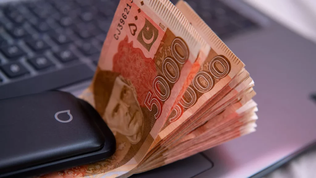 Pakistan’s Rs. 5,000 Note May Be Discontinued