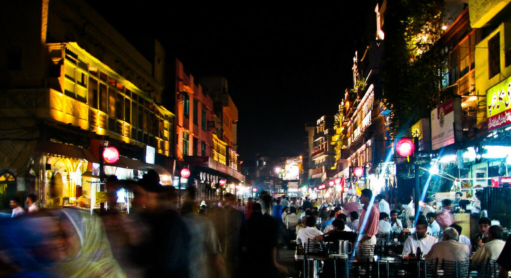 LHC Imposes Ban on Late-Night Restaurants in Pakistan