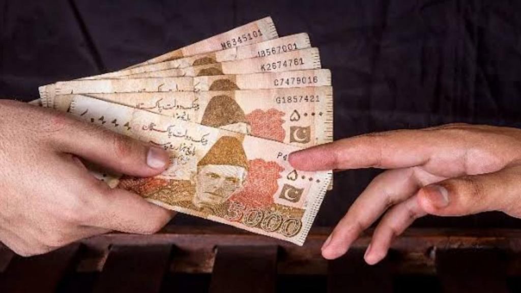 Fake Rs 5000 Banknotes Surge in Pakistan, Prompting Urgent Action