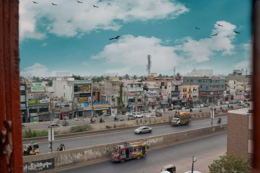 Karachi Weather Report: Current Conditions, Air Quality Concerns, and Tomorrow’s Forecast