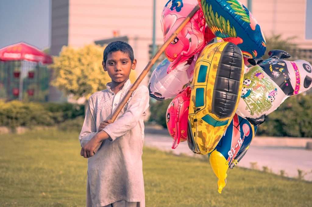 Peshawar Bans Child Street Vending After 9 pm