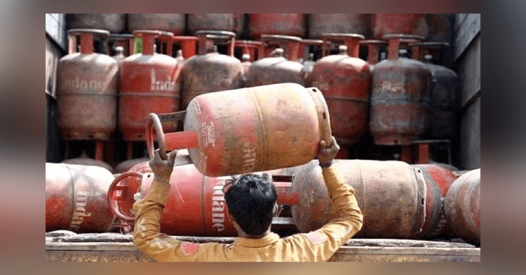 Karachi Faces Unofficial LPG Price Hike Ahead of Ramadan