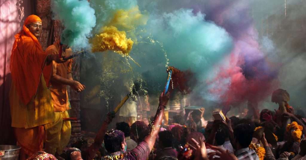 Pakistan’s Hindus Celebrate Vibrant Holi Festival