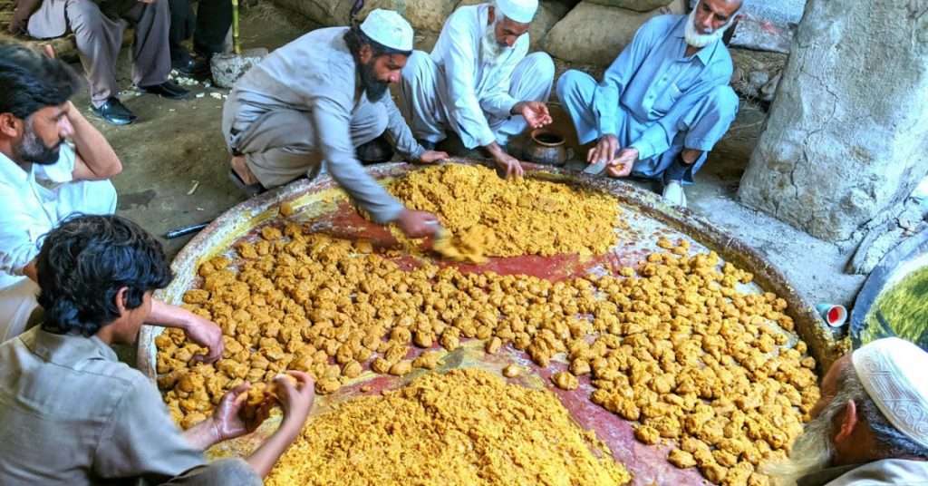 (Gur) Jaggery Price Skyrocket in Pakistan: Sugarcane Shortage Blamed!