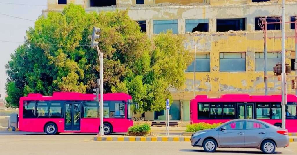 Karachi: Pink Bus Service Expands with New Routes Starting April 19th