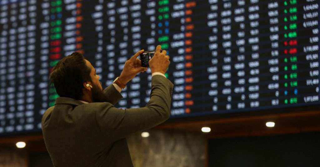 Record-Breaking 72,000 Points: Pakistan Stock Exchange Hits Historic High