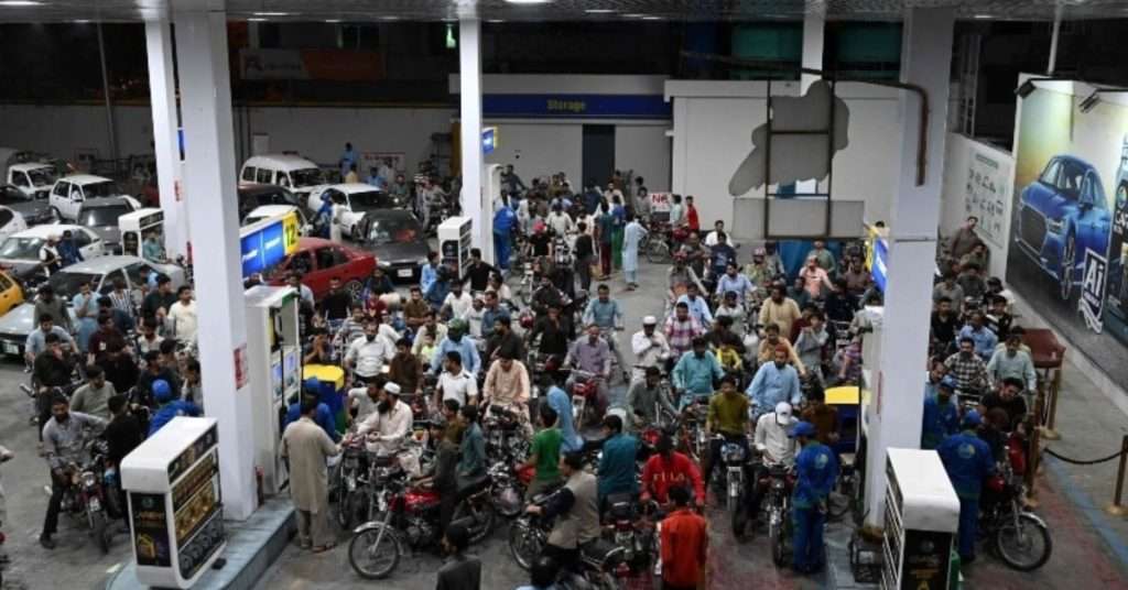 Petrol Prices in Pakistan to Decrease by Rs10-12 per Litre from May 16