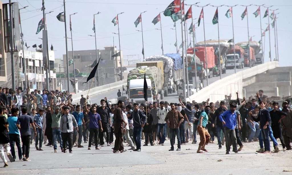 Malir 15 Road Blocked: Residents Protesting against Unannounced Load Shedding