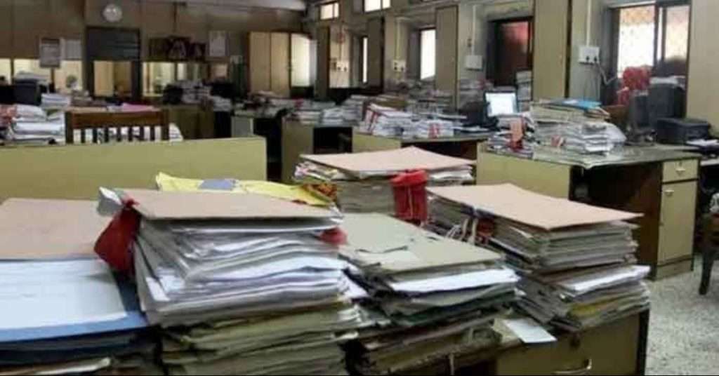 Federal Employees’ Saturday Holiday Expected to End Soon