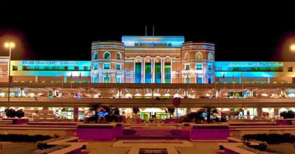 Lahore Airport Flights Disrupted: Cancellations & Delays Due to Weather