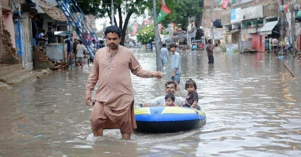 Heavy Rainfall Triggers Flooding in Sindh: Schools Shut Down