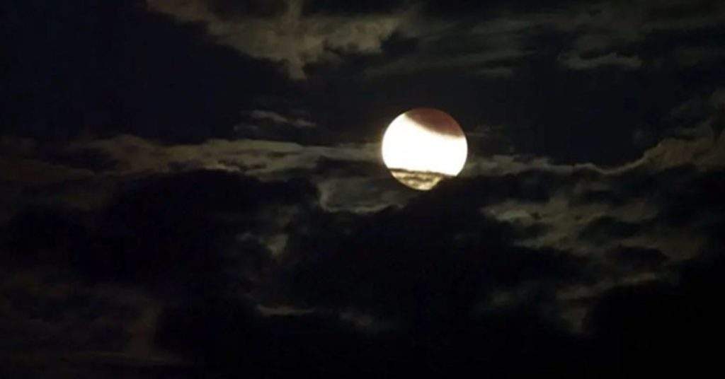 Lunar Eclipse Today in Pakistan Witnessed Early Morning