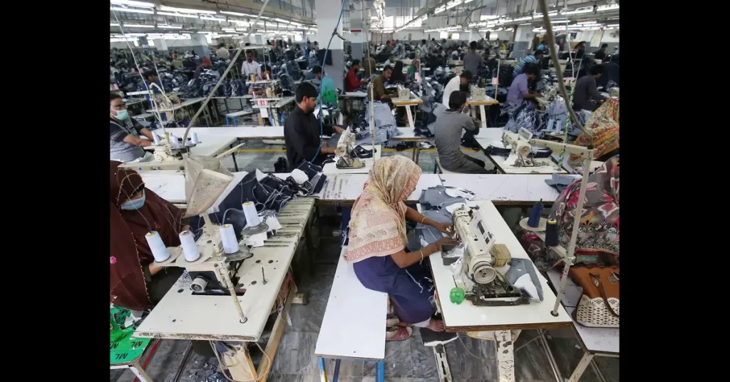 Sindh Govt. Increases Minimum Wage for Industry Workers: Equal Pay for Male and Female