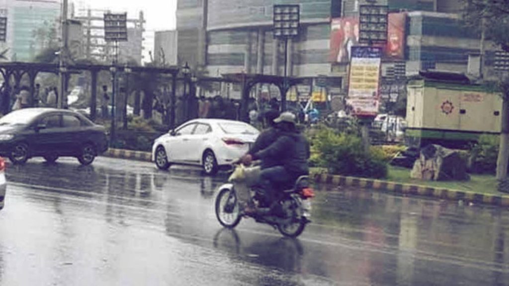 It’s Raining in Karachi! Multiple Areas Report Light to Moderate Showers