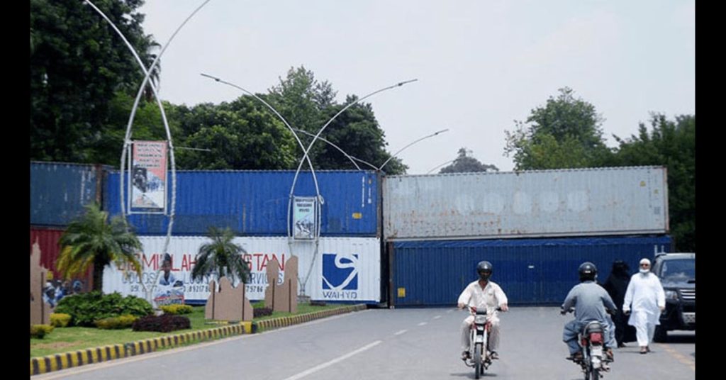 Islamabad’s D-Chowk and Blue Area Roads Blocked by Containers Again!