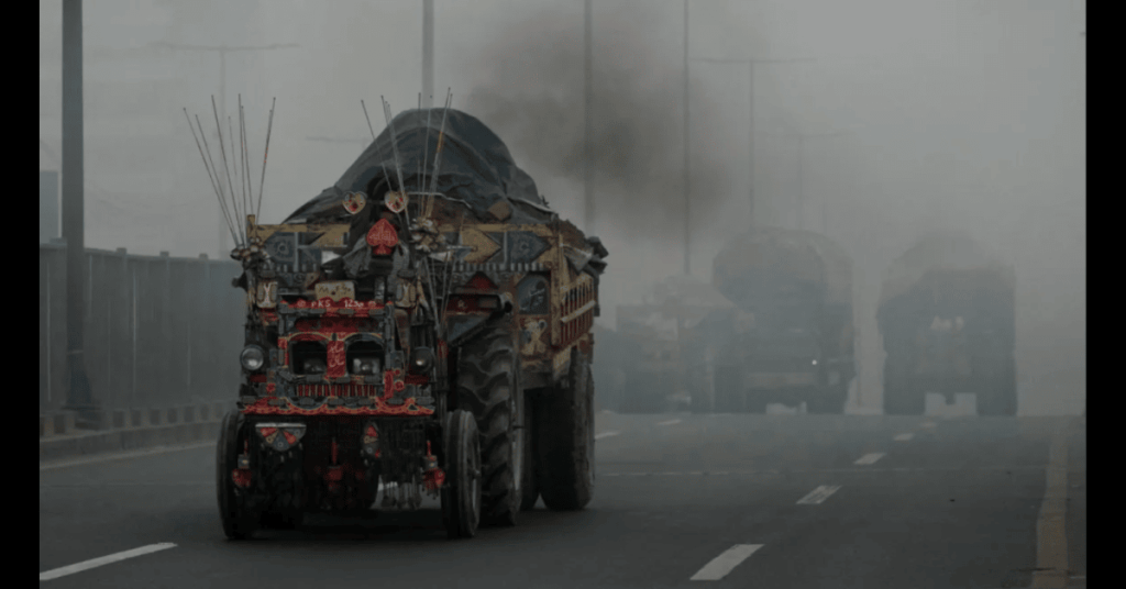 Motorway Update: Smog Forces Motorway M4 Closure – Travel Caution Advised