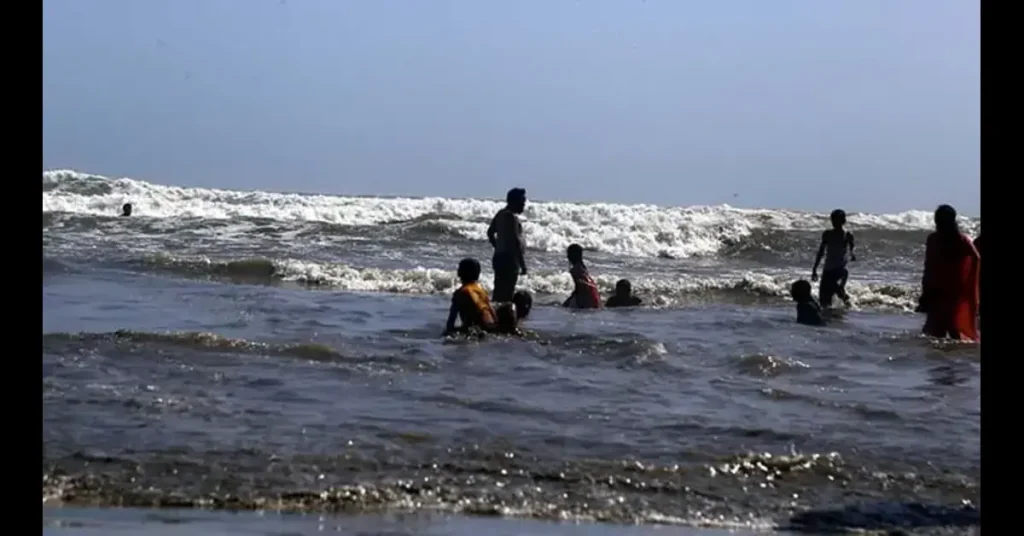 Heatwave Hits Karachi in November: Winter Delayed as Temperatures Soar