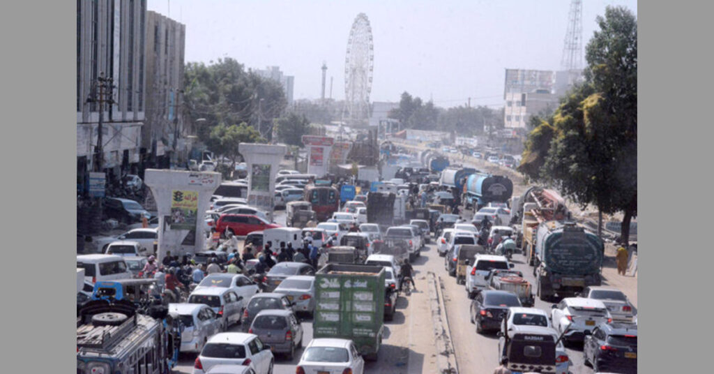 Water Pipeline Repair in Karachi: Major Road Closures and Traffic Disruptions Impact Commuters