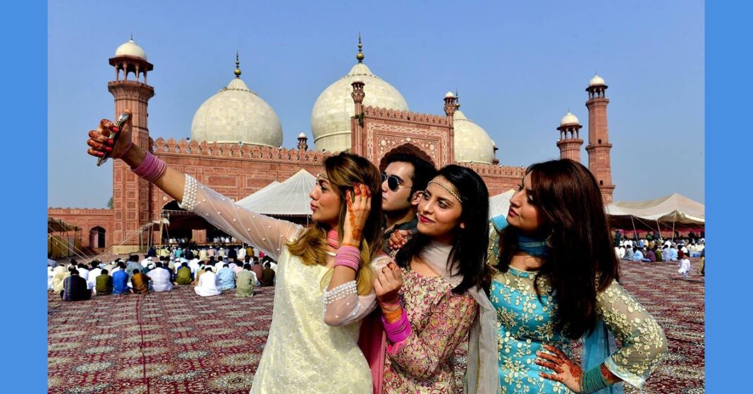 When Do Eid al-Fitr Holidays 2025 Start in Pakistan? Dates & Details 