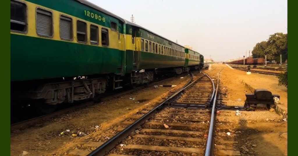 Tezgam Express Accident Today: Karachi to Rawalpindi Train Derails at Rohri Station