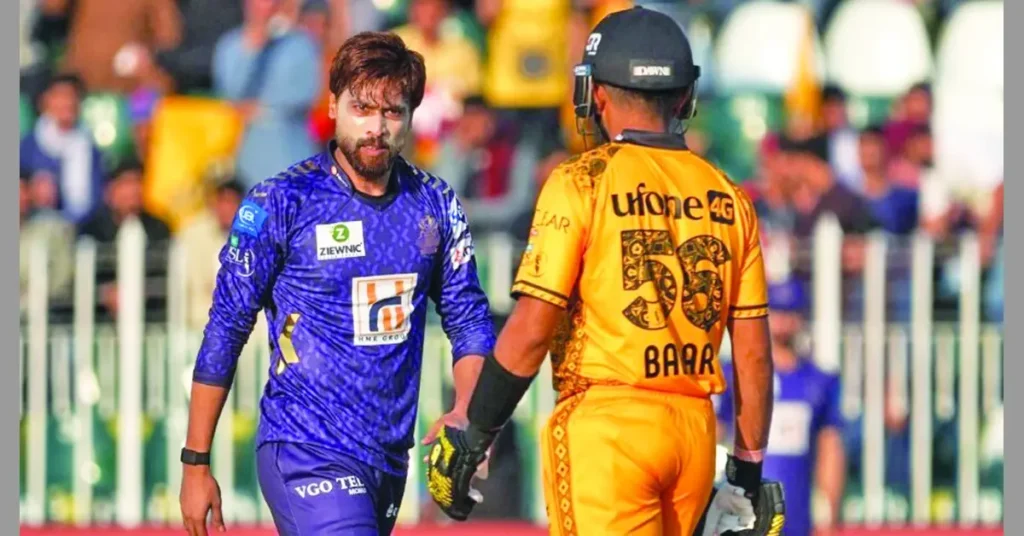 Mohammad Amir Pushpa Celebration After Babar Azam’s Wicket in PSL 10 Goes Viral – Watch Now!