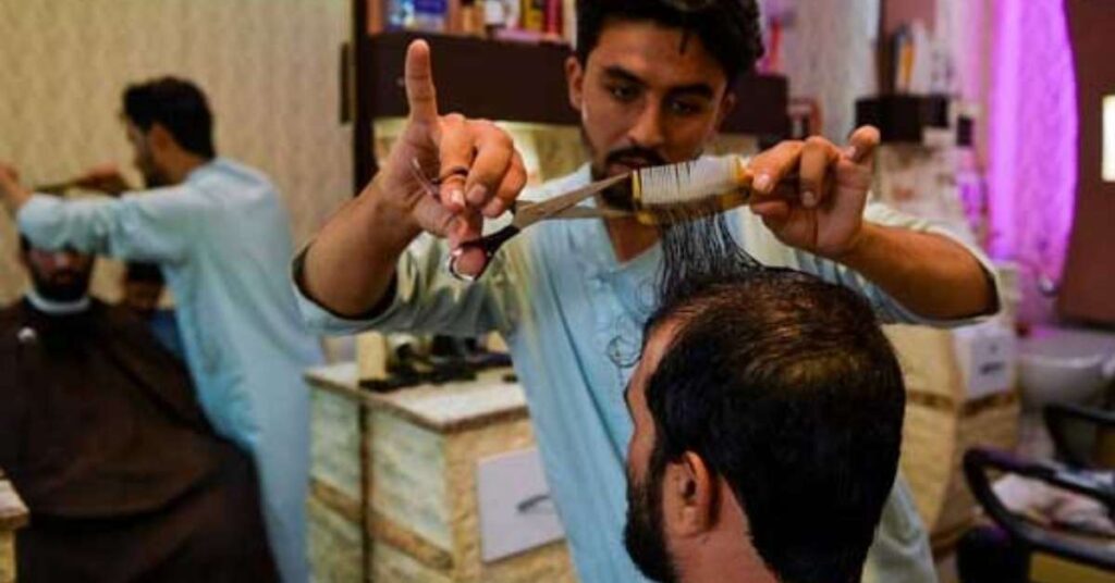 Last Day to Cut Hair and Nails in Pakistan for Qurbani 2025: Dhul Hijjah Moon Sighting Expected Today