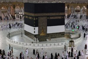 Barriers Placed Around Holy Kaaba for Scheduled Kaaba Maintenance in Makkah