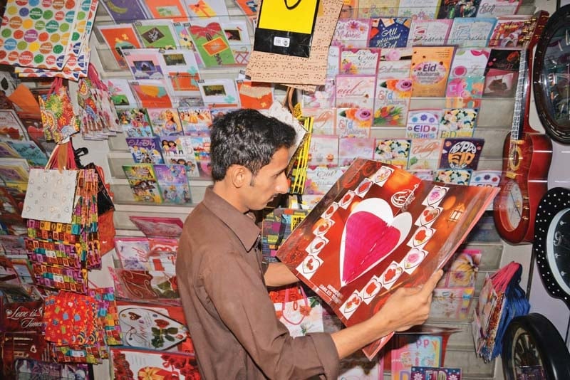 Where to Buy 90s Style Eid Cards in Pakistan? 2026 Guide to Retro Bazaars & Online Shops