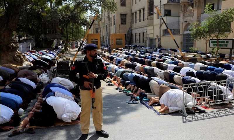 Karachi High Alert During Friday Prayers: Sindh Police Directs Reporting of Suspicious Activities to Helpline 15