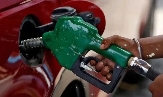 Petrol Price in Pakistan Today Hits Historic High by Rs. 458.40: Government Hikes Fuel Rates by Rs. 137