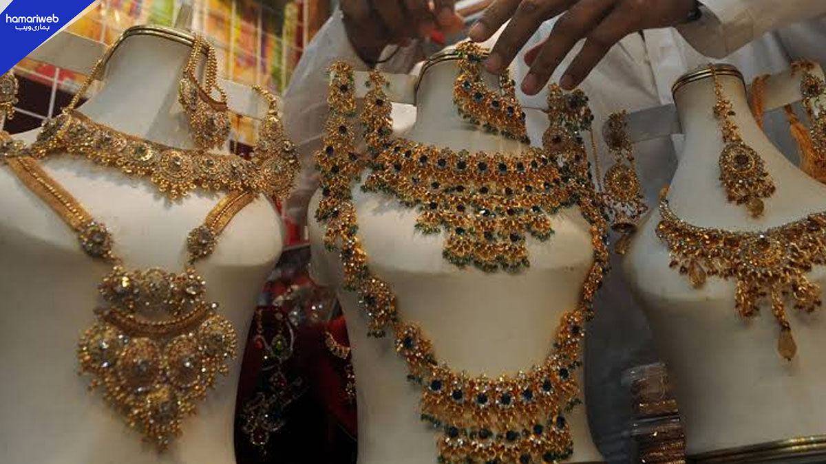 Gold Prices Fall by Rs 3,000 Per Tola Across Pakistan
